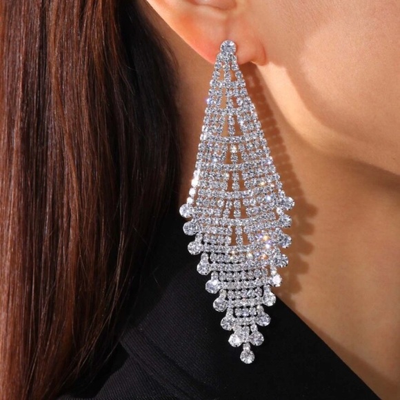 Zara Bling Chandelier Silver Clear Rhinestone Earrings, NWT in factory packaging - Picture 5 of 8